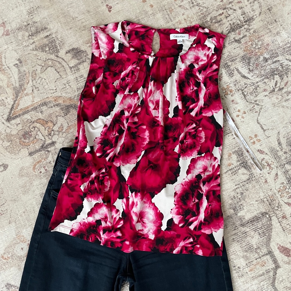 Calvin Klein Women's Floral Sleeveless Top - Red and White
